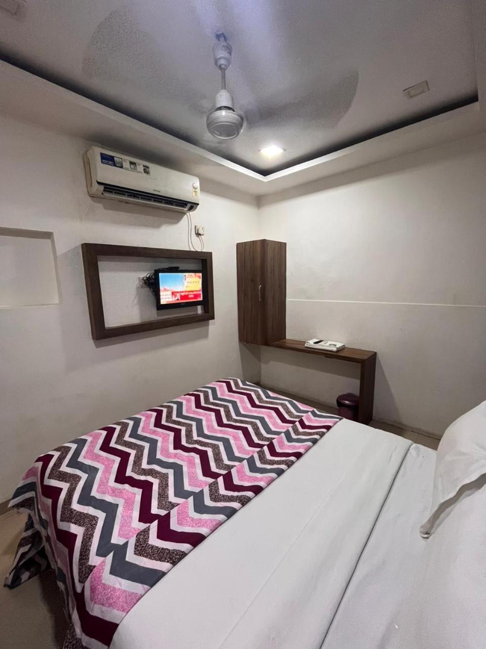 Hotel Havana Bombay Extérieur photo